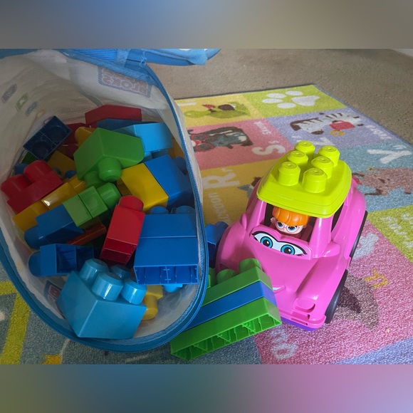 Mega bloks - Picture 2 of 3
